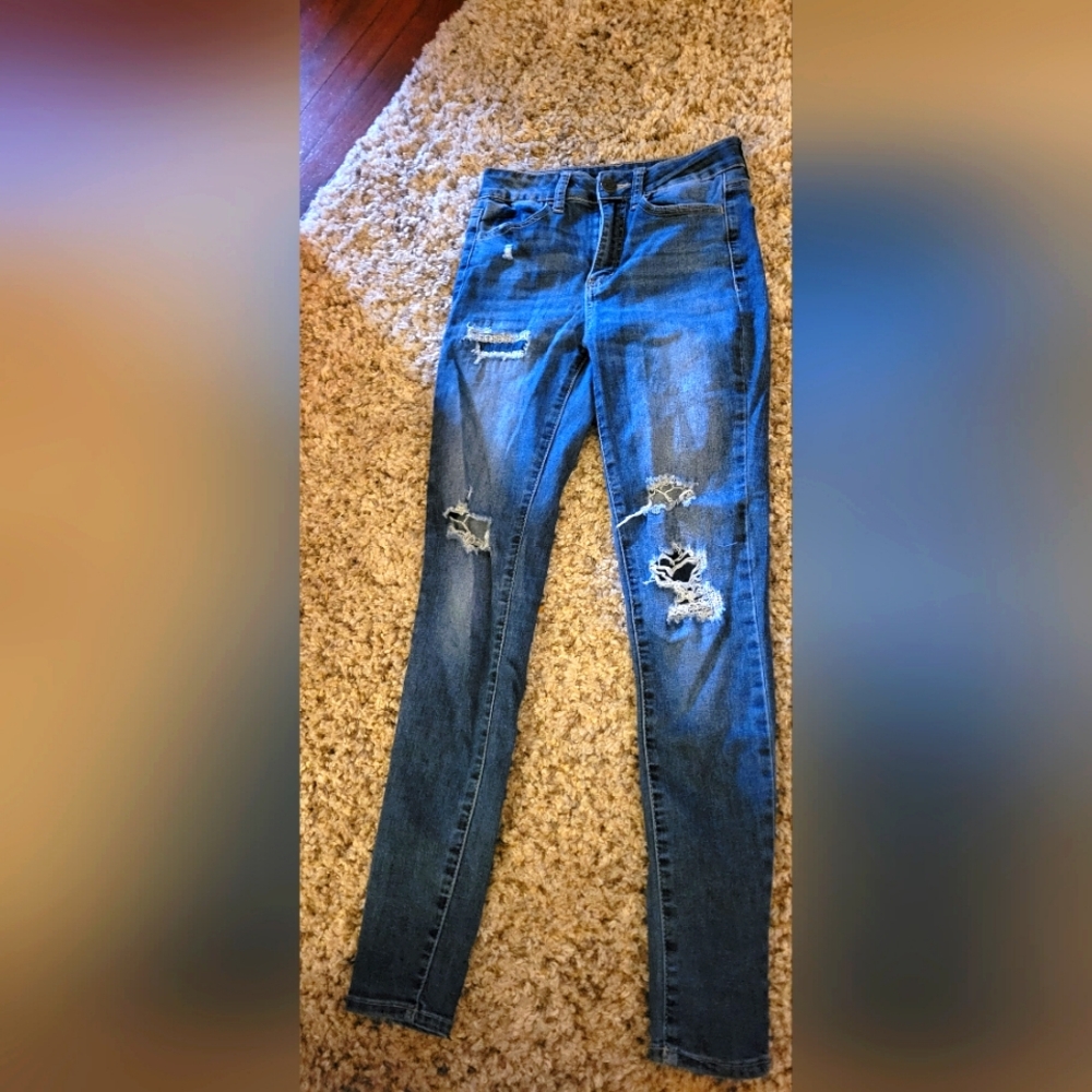 Juniors 3/26 distressed high rise jeggings